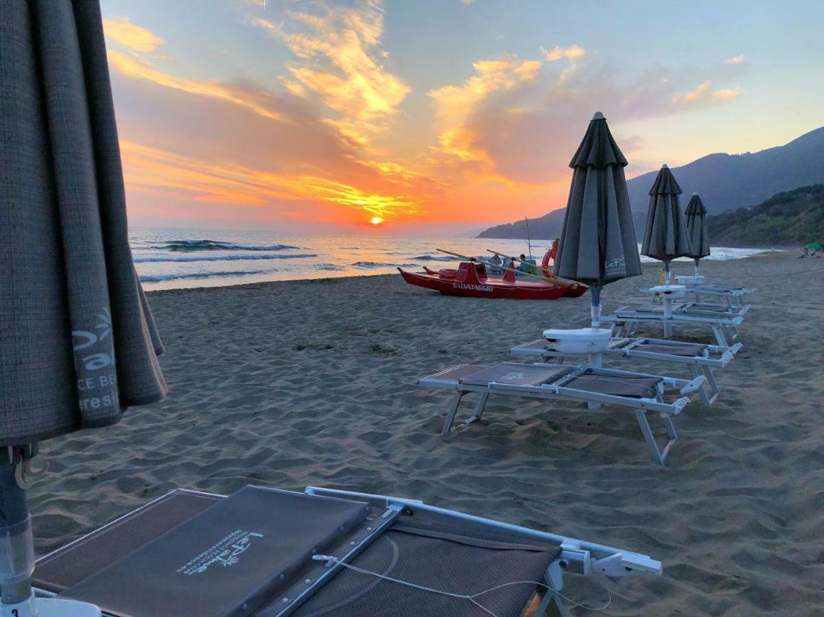 Residence Le Palme - Appartamenti Sul Mare - Spiaggia Tra Palinuro E Caprioli Pisciotta Exterior photo